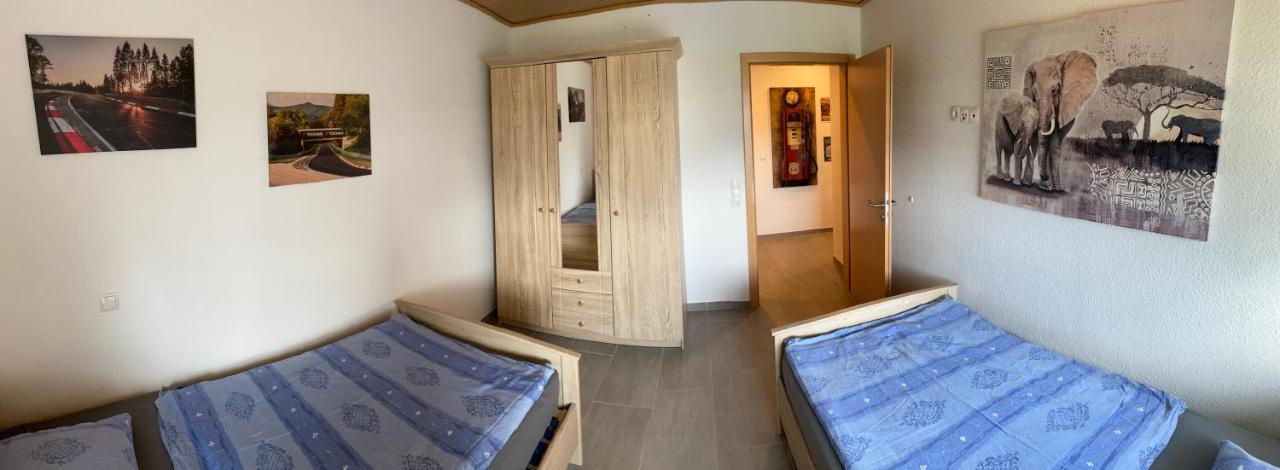 Alte Tankstelle Appartement Strassenhaus Buitenkant foto