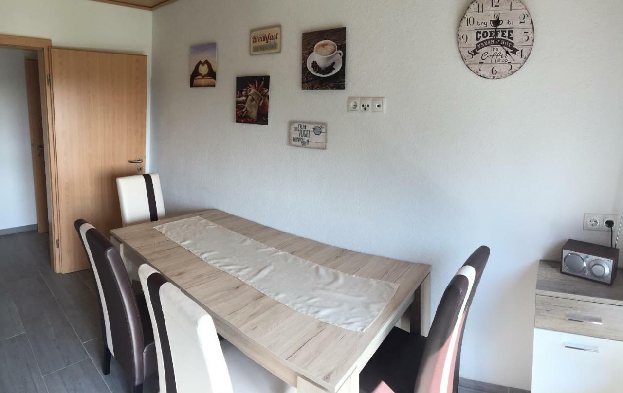 Alte Tankstelle Appartement Strassenhaus Buitenkant foto